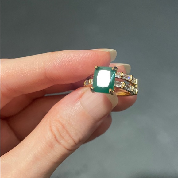 Elegant Green and Gold Ring size 7 emerald baguette 2 rings set - Picture 8 of 13